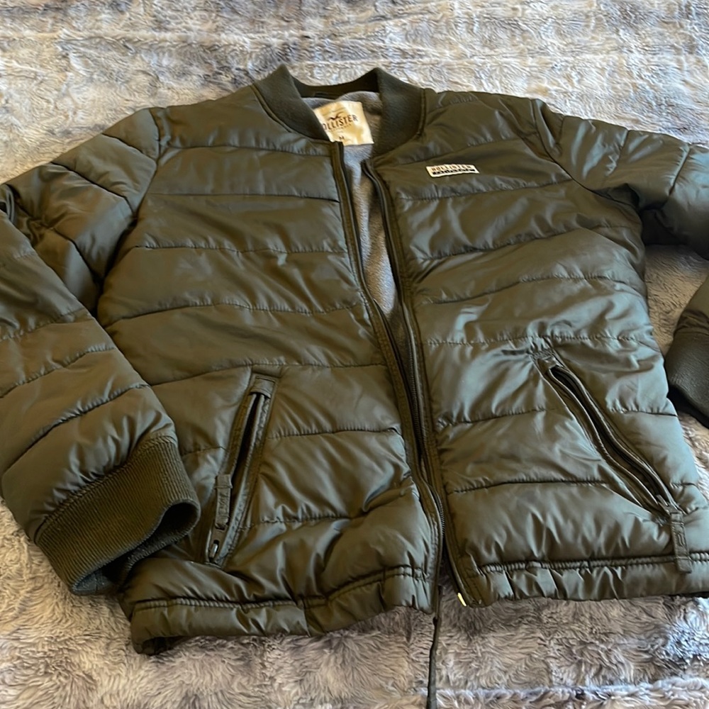 Hollister olive puffer jacket